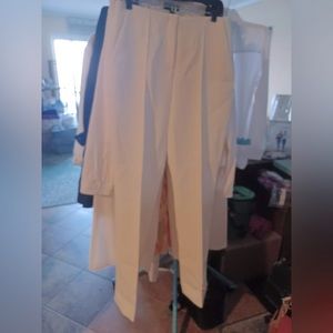 White Diane von furstenburg size 6 summer pants